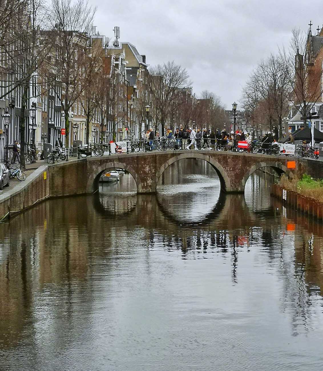 Canale prin Amsterdam