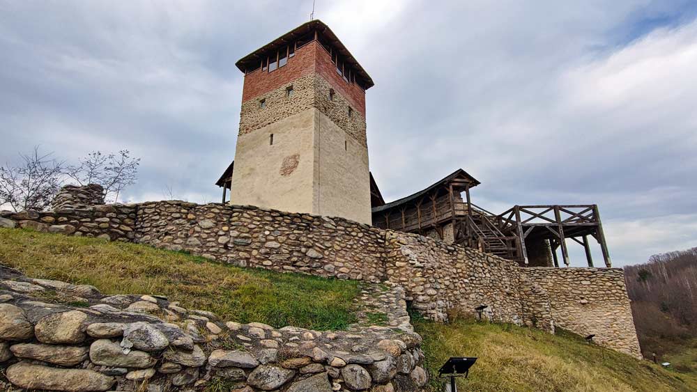 Cetatea Mălăieşti din Hunedoara