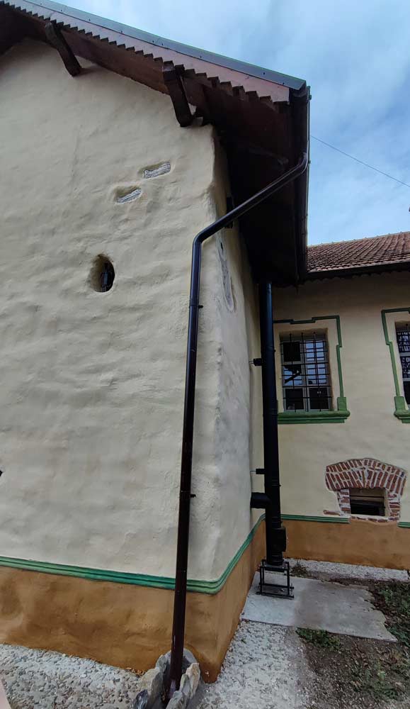 Conacul Karaba Densuș: detalii pe pereții exteriori
