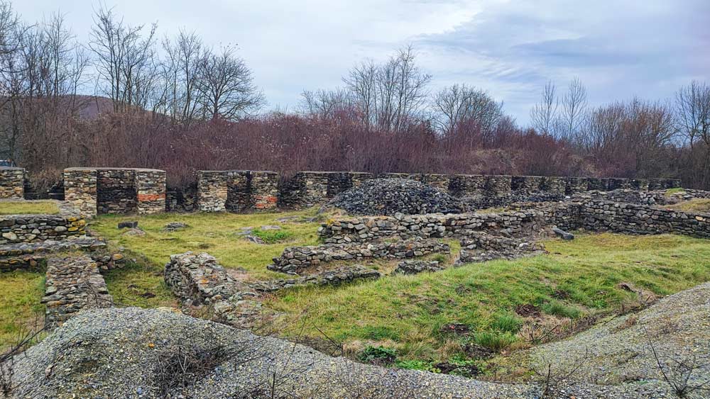 Rămășițele complexului Ulpia Traiană Sarmizegetusa